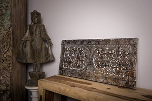 Drevený vyrezávaný panel s figurálnym motívom z Orissy