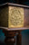 Masívny štvorcový stolík palisander s tepanou mosadzou a fazetovým sklom
