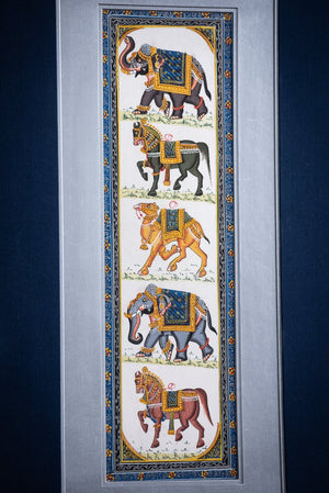 Miniatúrna maľba indických zvierat s látkovou paspartou