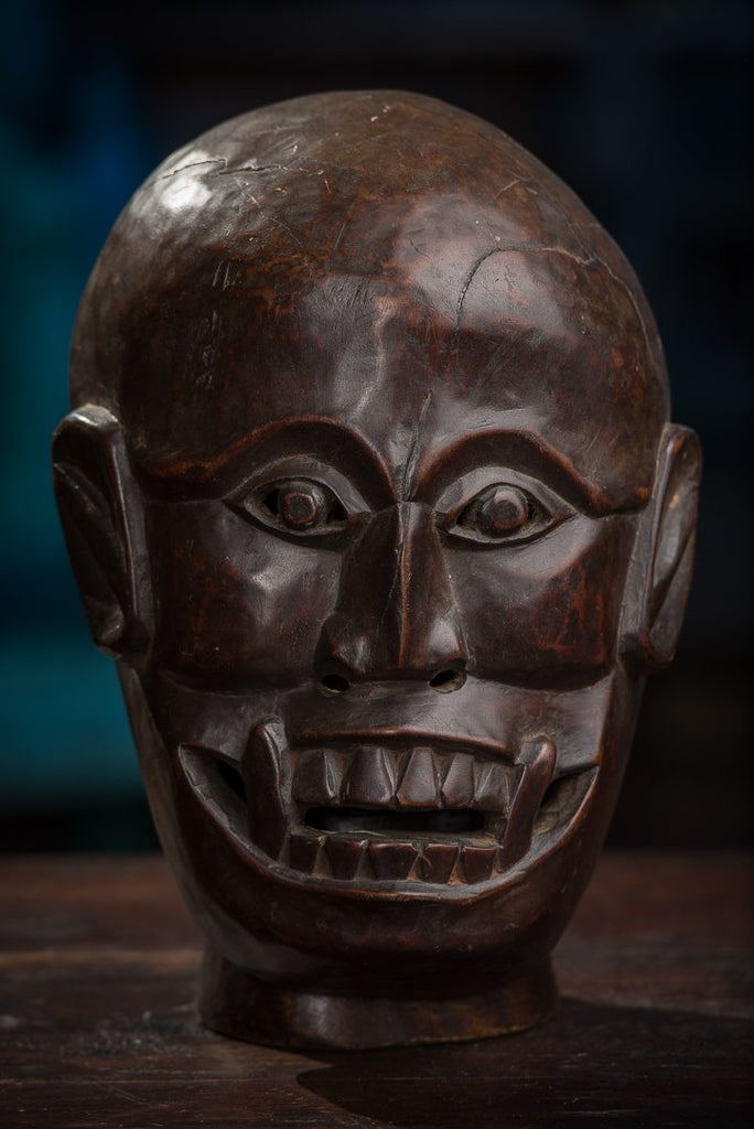 Drevená kmeňová maska z Nagalandu