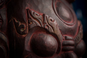 Typická farebná nepálska maska z ľahkého dreva