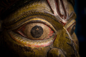 Kmeňová drevená maska z Orissy - muž