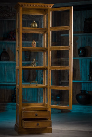 Sklenená vitrína z teakového dreva, 5 poličiek a 2 šuplíky