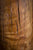 Starý drevený svietnik s pieskovcovou pätkou z južnej Indie