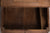 Originálny otvárací písací stolík Gándhí z teakového dreva