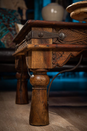 Drevený stolík Chola - antik